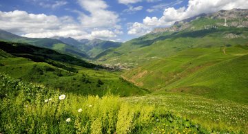 Живописные горные луга