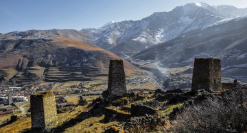 Старинные башни в Цмити